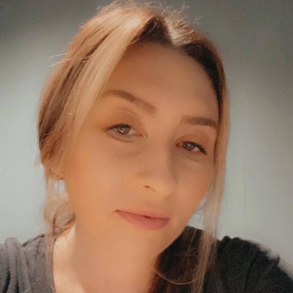 Meet your Posher, Nicole - Picture 1 of 1